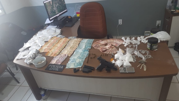 Polícia Civil prende cinco pessoas e apreende drogas, armas e dinheiro em Senador Guiomard